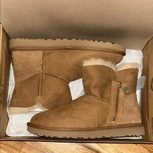 UGG Chestnut Bailey Zip Mini Boots